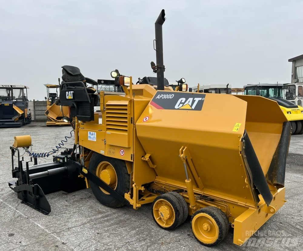 CAT AP 300D Asfalt sericiler