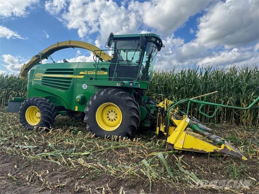 John Deere 7400 Kendi yürür silaj makinalari