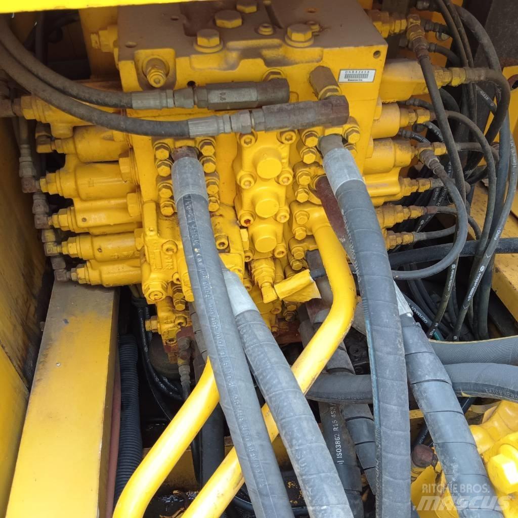 Komatsu PC 300-7 Paletli ekskavatörler
