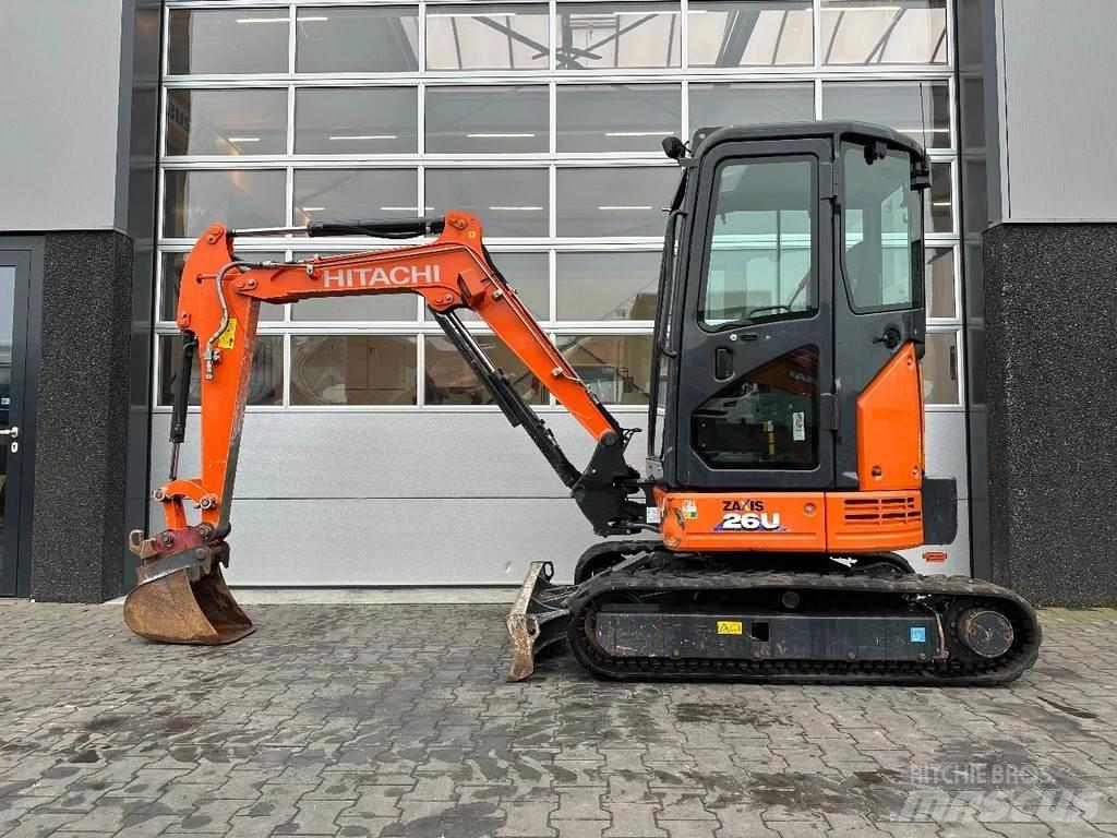 Hitachi ZX26U-6 CR Mini ekskavatörler, 7 tona dek