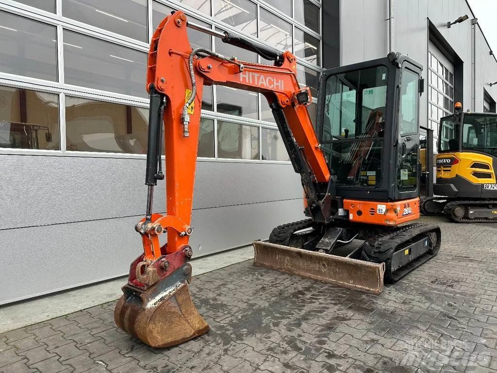 Hitachi ZX26U-6 CR Mini ekskavatörler, 7 tona dek