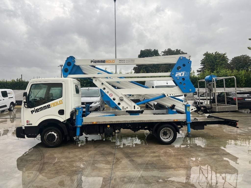 Nissan Socage 320 Araç üstü platformlar