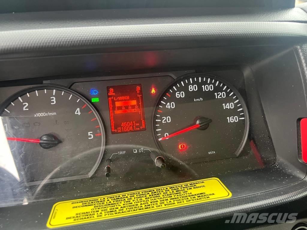 Nissan Socage 320 Araç üstü platformlar