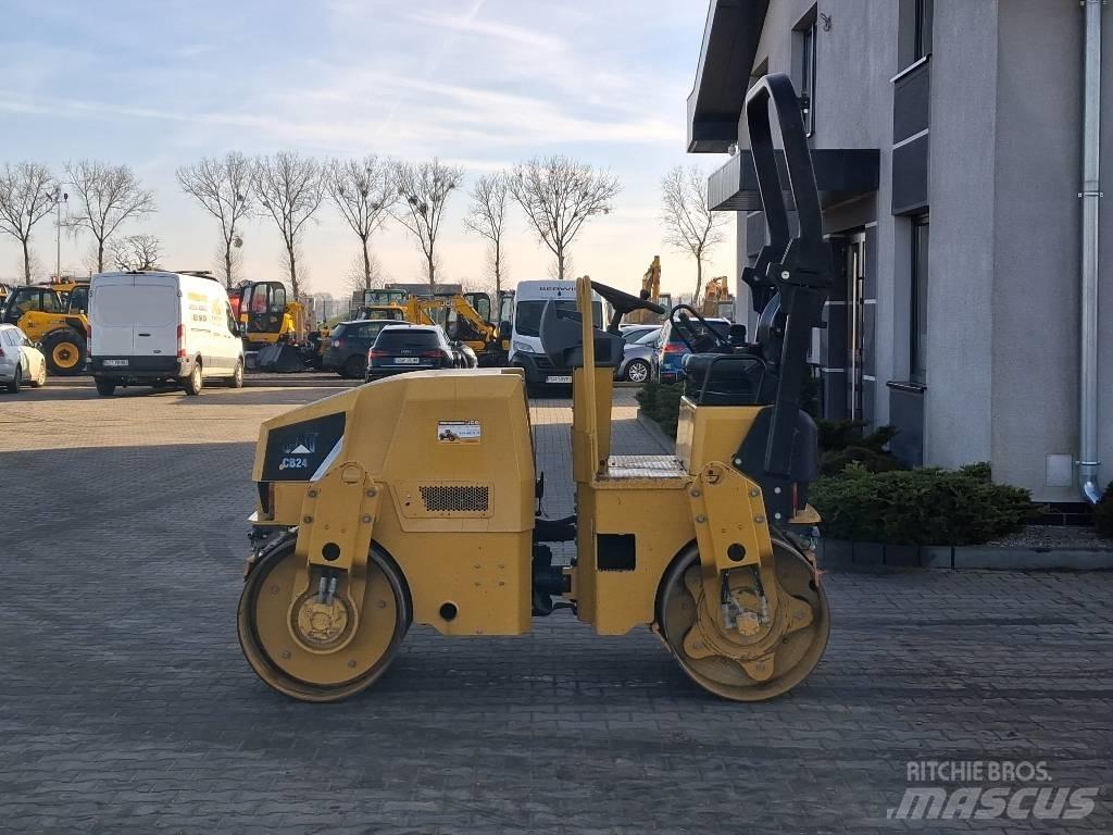 CAT CB 24 Çift tamburlu silindirler