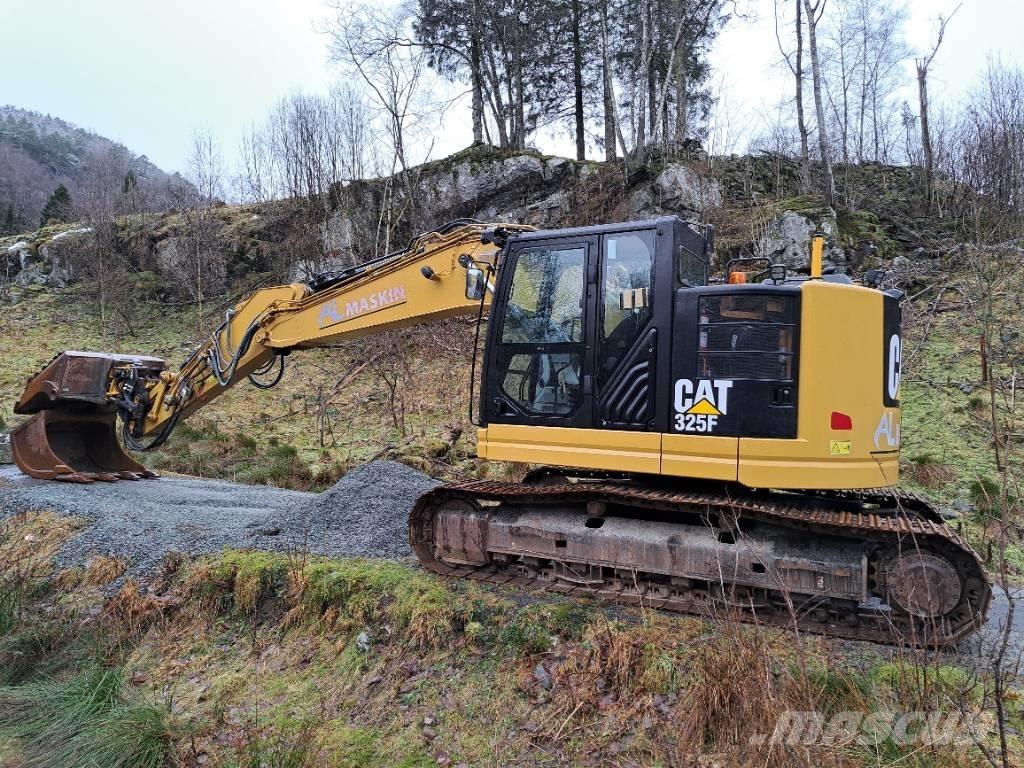 CAT 325 FL CR Paletli ekskavatörler
