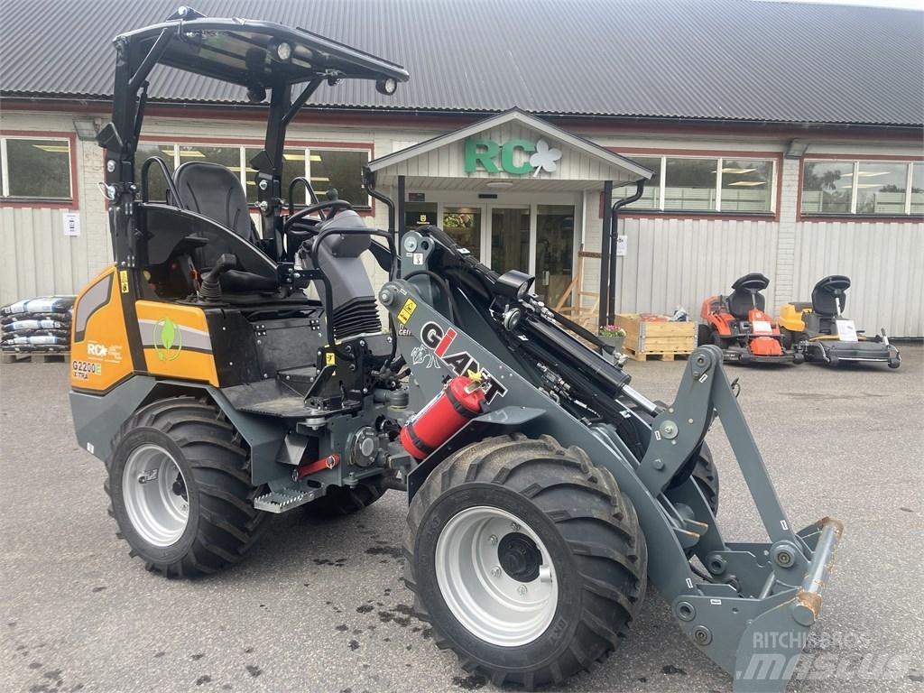 GiANT G2200E Çok amaçlı yükleyiciler