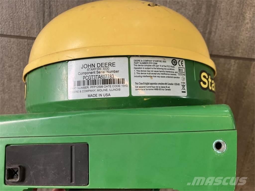 John Deere 6215R Traktörler