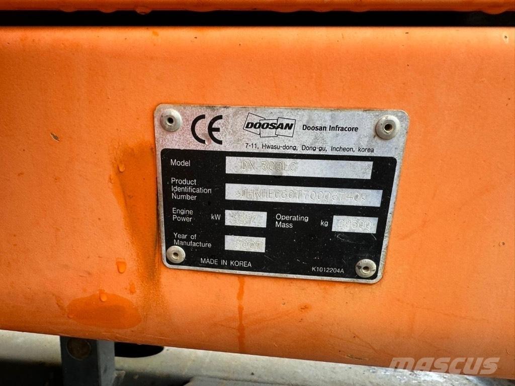 Doosan DX 140 Lastik tekerli ekskavatörler
