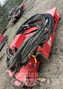 PVE 2323VM Titreşimli kazık çakıcıları
