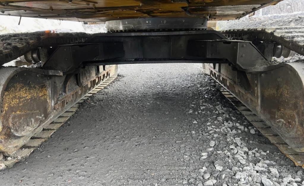 CAT 390 F Paletli ekskavatörler