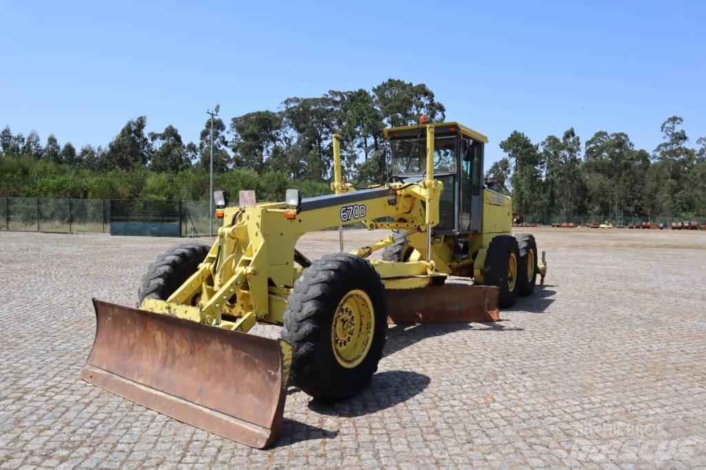 John Deere 670B Greyderler