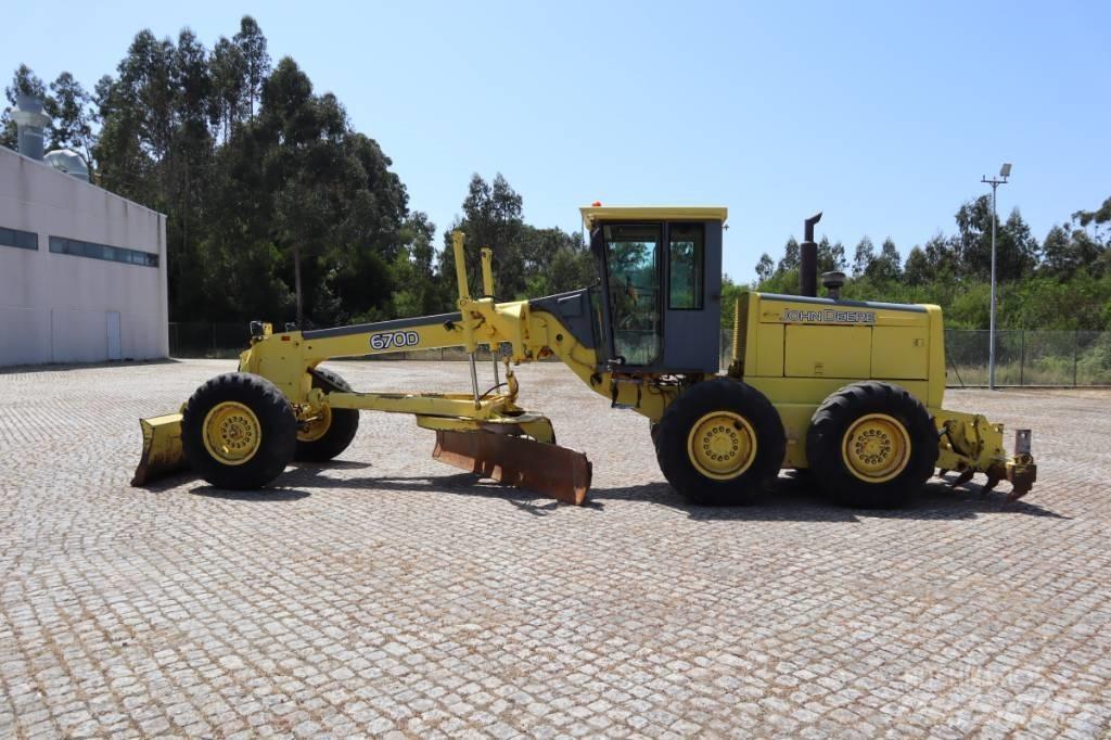 John Deere 670B Greyderler