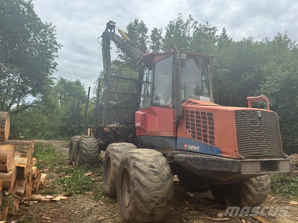 Komatsu 860.1 Tomruk yükleyici traktörler