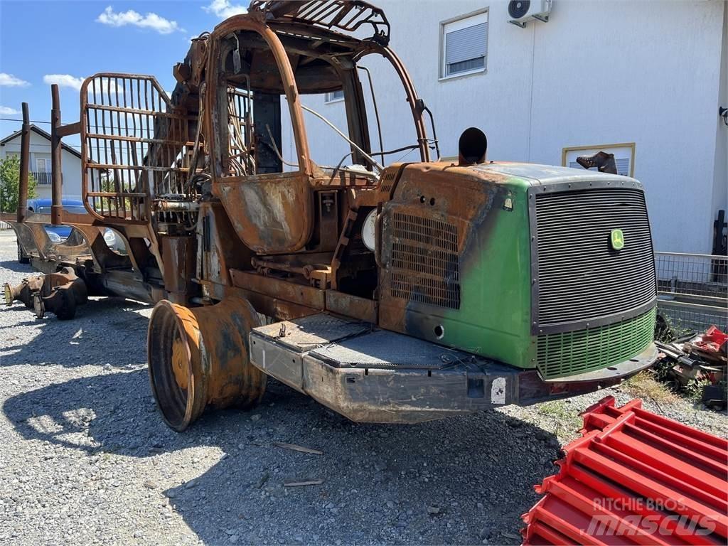 John Deere 1110E Tomruk yükleyici traktörler