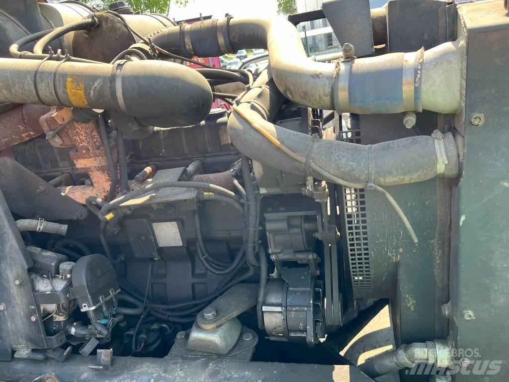 Valmet 890 Tomruk yükleyici traktörler
