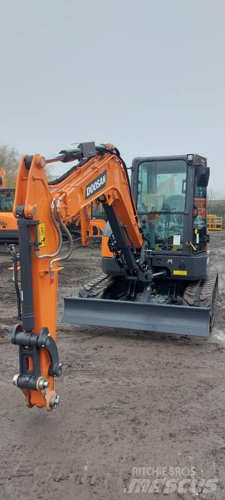 Doosan DX 50 Z Paletli ekskavatörler