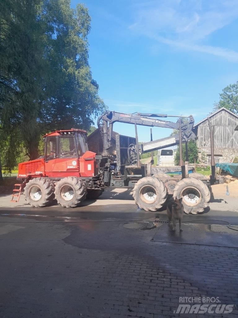 Valmet 840.2 Tomruk yükleyici traktörler