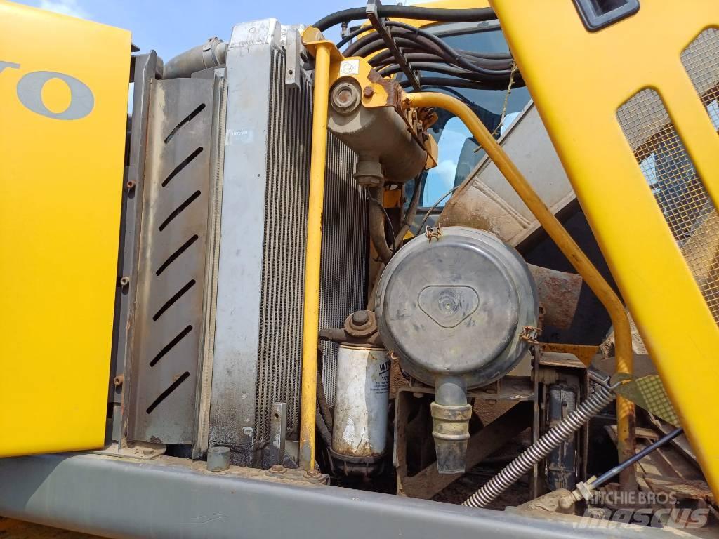 Volvo EW 160 B Lastik tekerli ekskavatörler