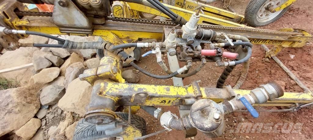  Coredril l A 432 HD Sondaj kuleleri