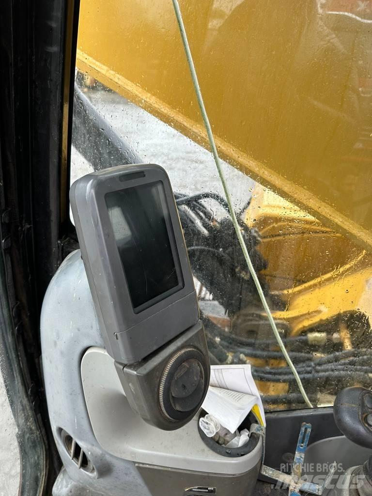 CAT 325DL Paletli ekskavatörler