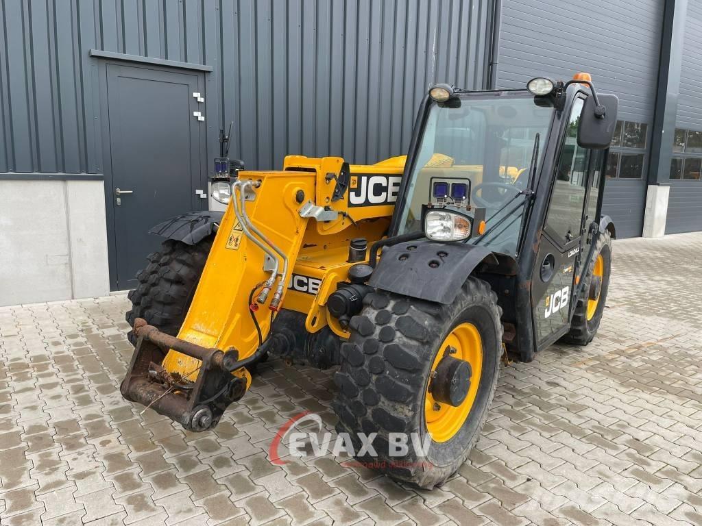 JCB 527-58 AgriPlus Tarimsal teleskopik yükleyiciler