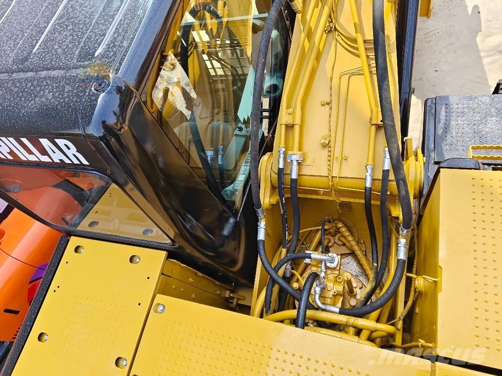 CAT 320 D Paletli ekskavatörler