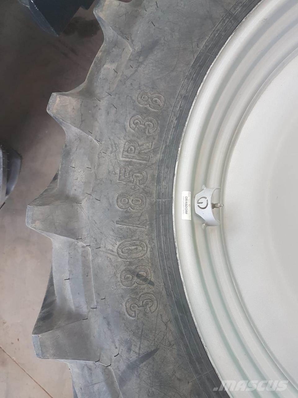 Petlas 380/85R38 Tekerlekler