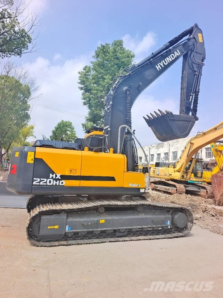 Hyundai HX 220 Paletli ekskavatörler