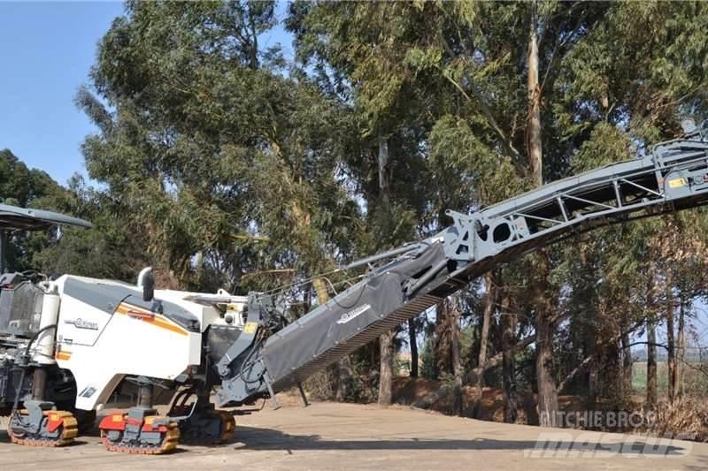Wirtgen W130F Diger kamyonlar