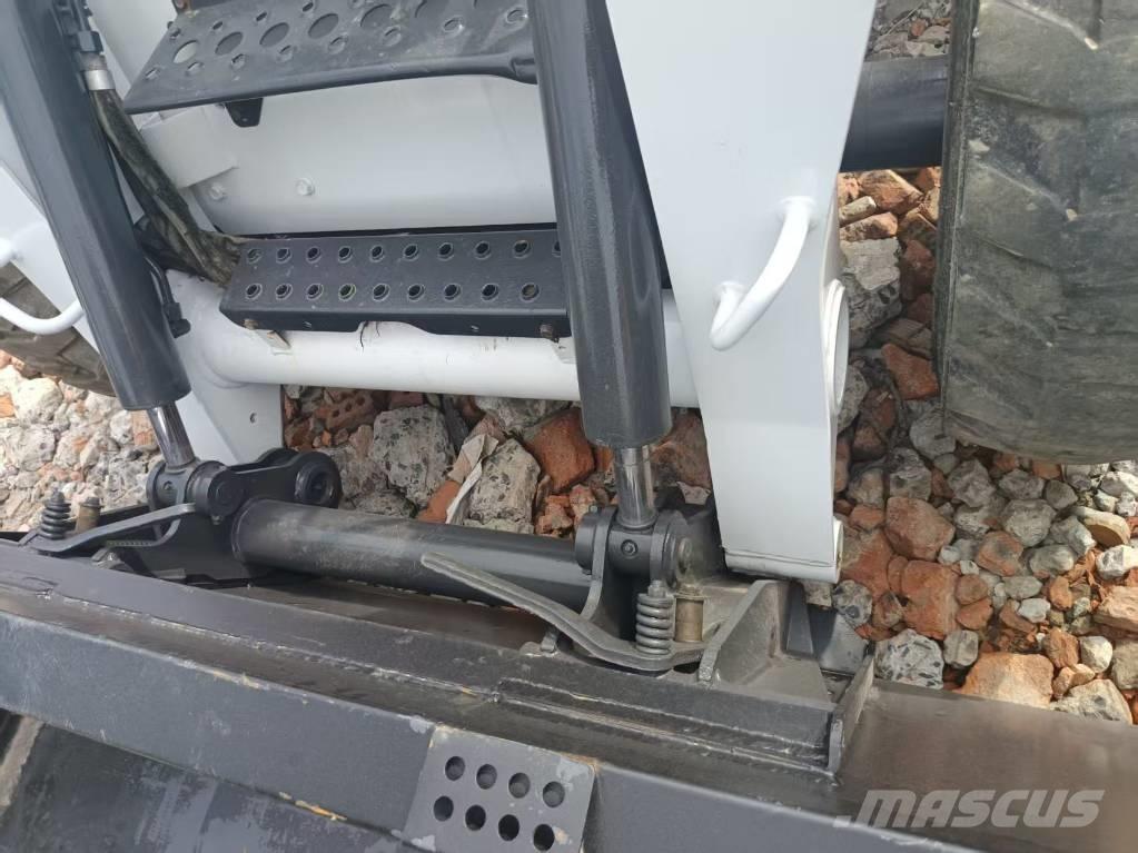 Bobcat S 220 Skid steer loderler