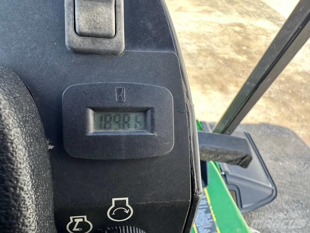 John Deere 1565 Diger