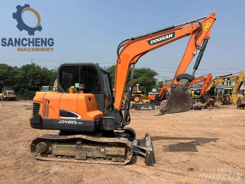Doosan DX 60 Mini ekskavatörler, 7 tona dek