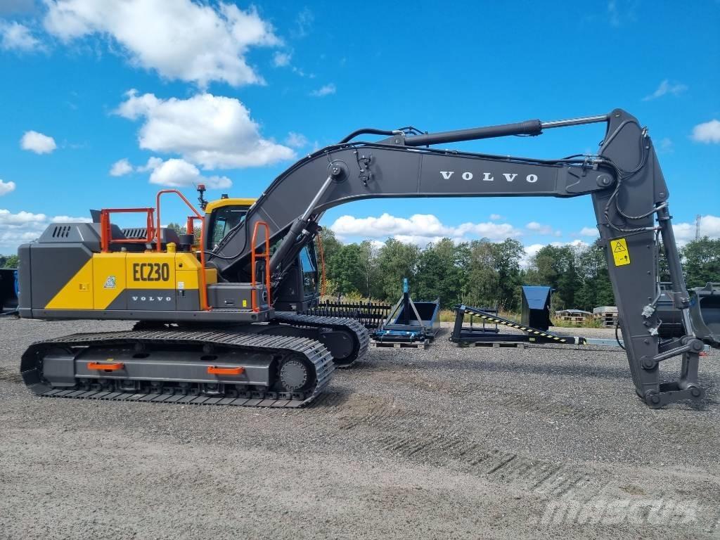 Volvo EC 230 FL Paletli ekskavatörler