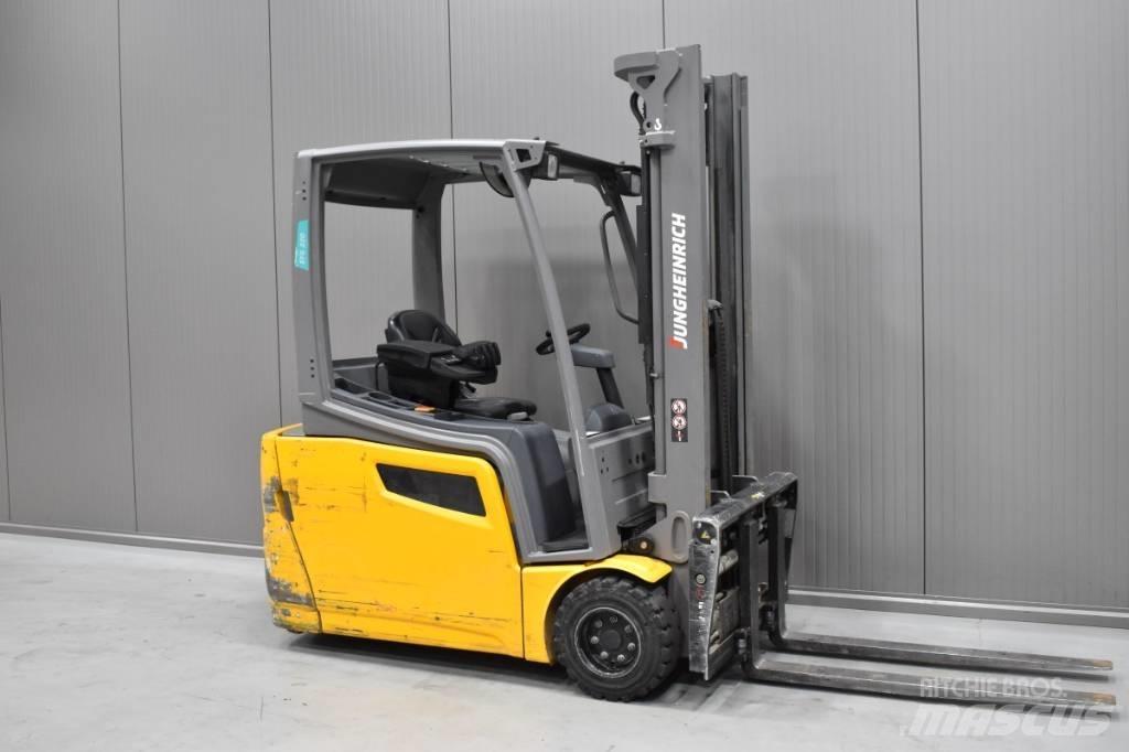 Jungheinrich EFG 220 Elektrikli forkliftler