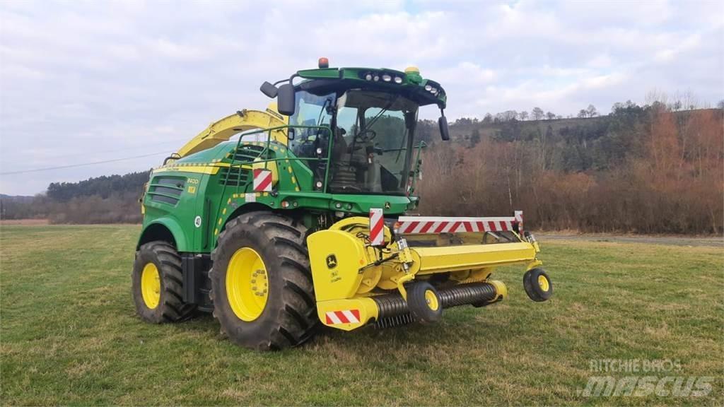 John Deere 8400i Kendi yürür silaj makinalari