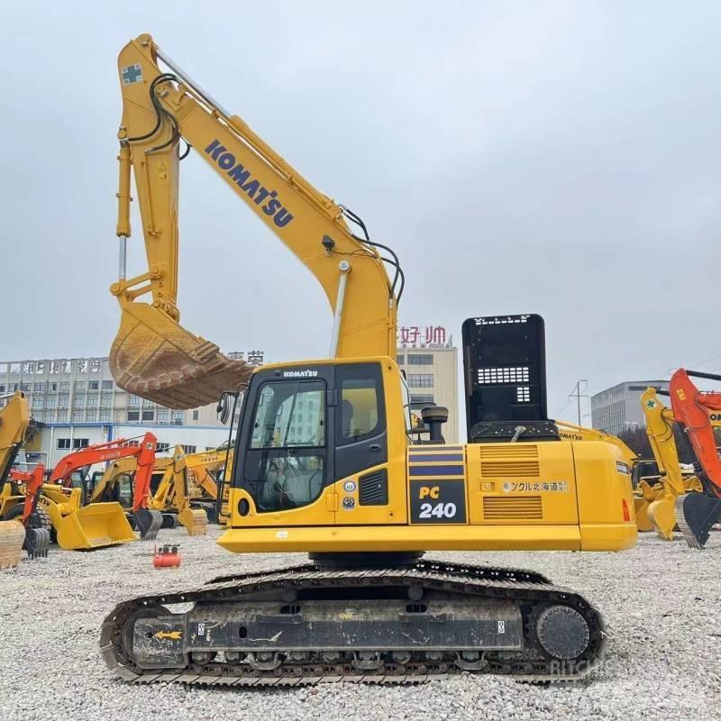 Komatsu PC240 Paletli ekskavatörler