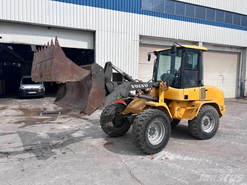 Volvo L 30 B Tekerlekli yükleyiciler