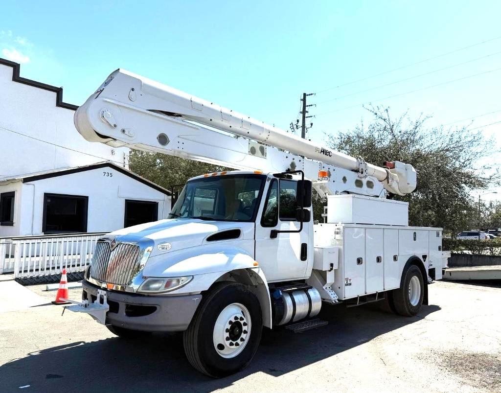 International 4300 Araç üstü platformlar
