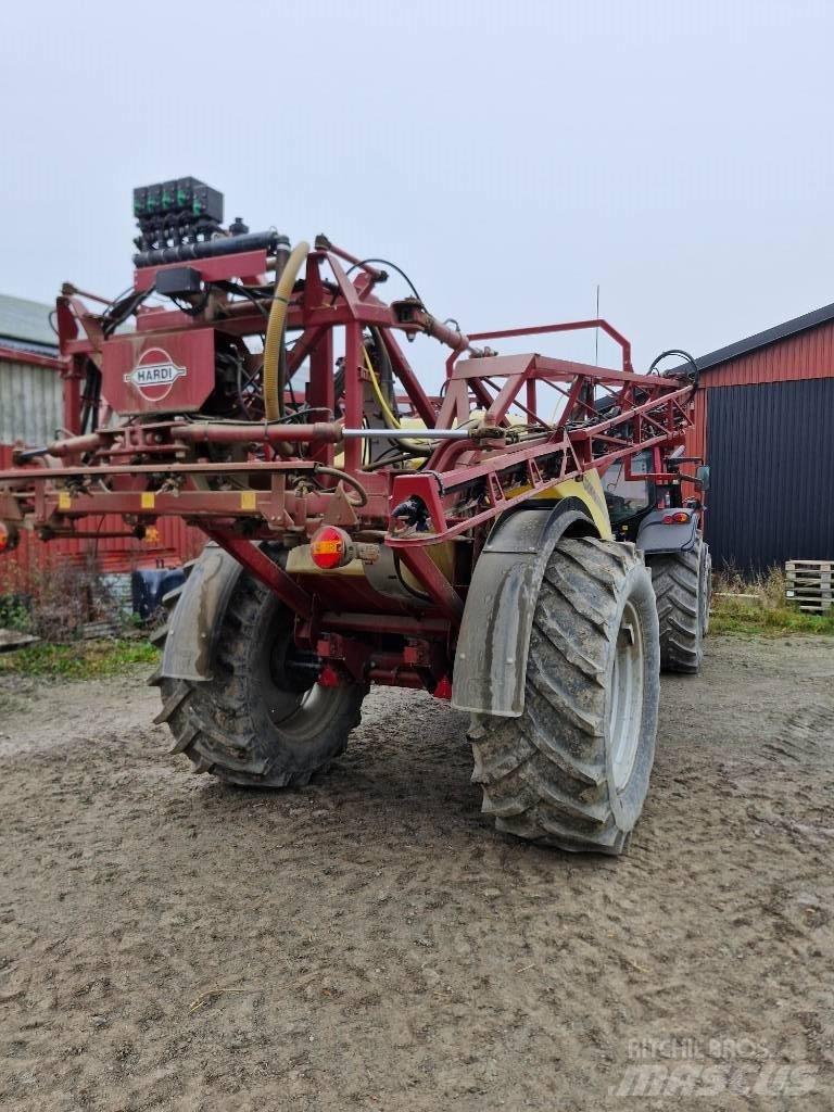 Hardi Commander 3200 Çekilir pülverizatörler