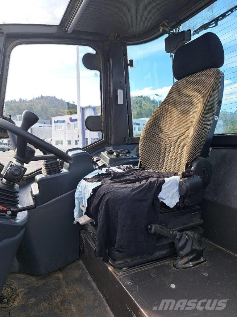 Hitachi ZW 75 Tekerlekli yükleyiciler