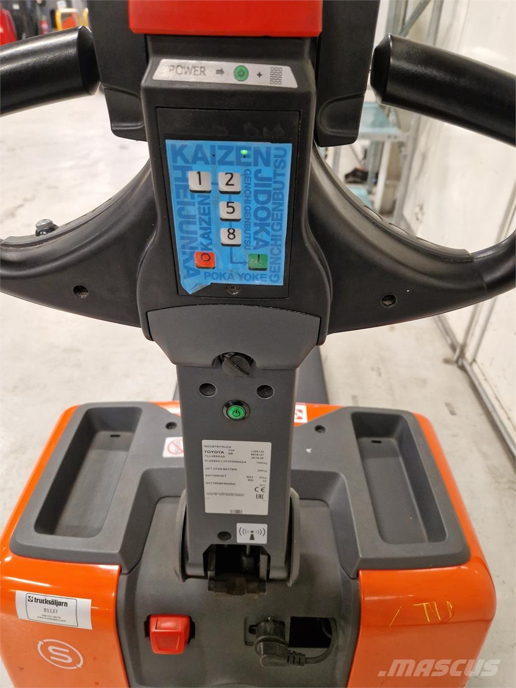 Toyota LWE130 Yaya kumandali istif makinasi