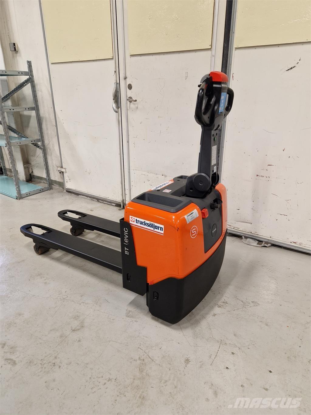 Toyota LWE130 Yaya kumandali istif makinasi