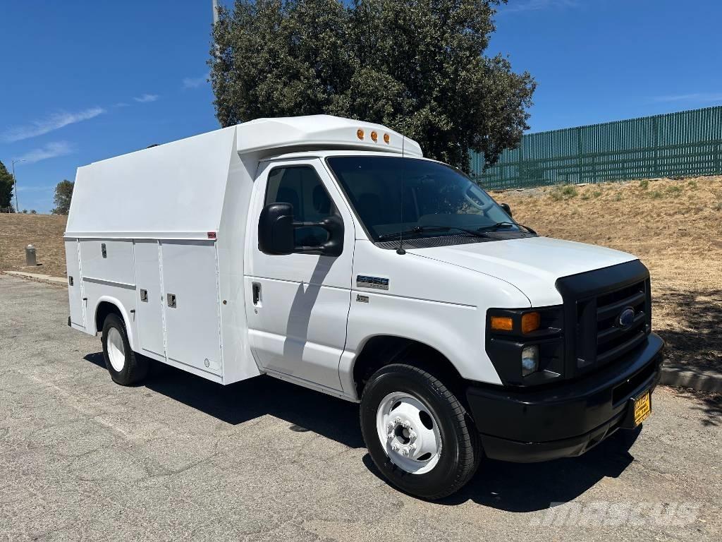 Ford Econoline E-350 Pikaplar