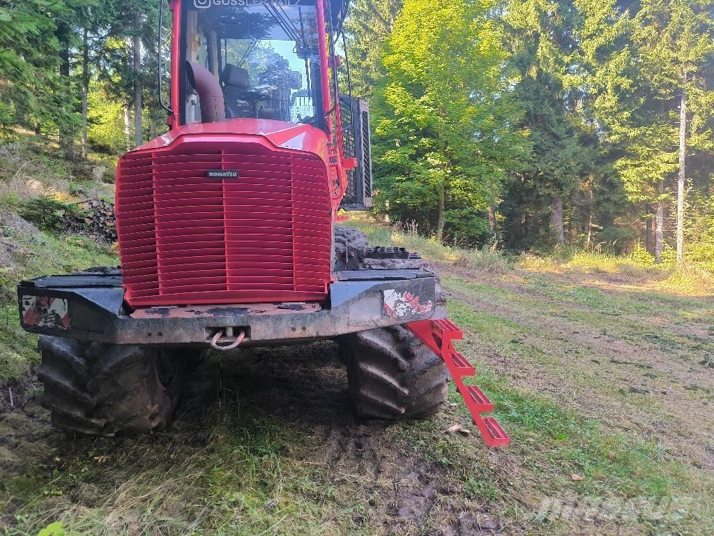 Komatsu 845 Tomruk yükleyici traktörler