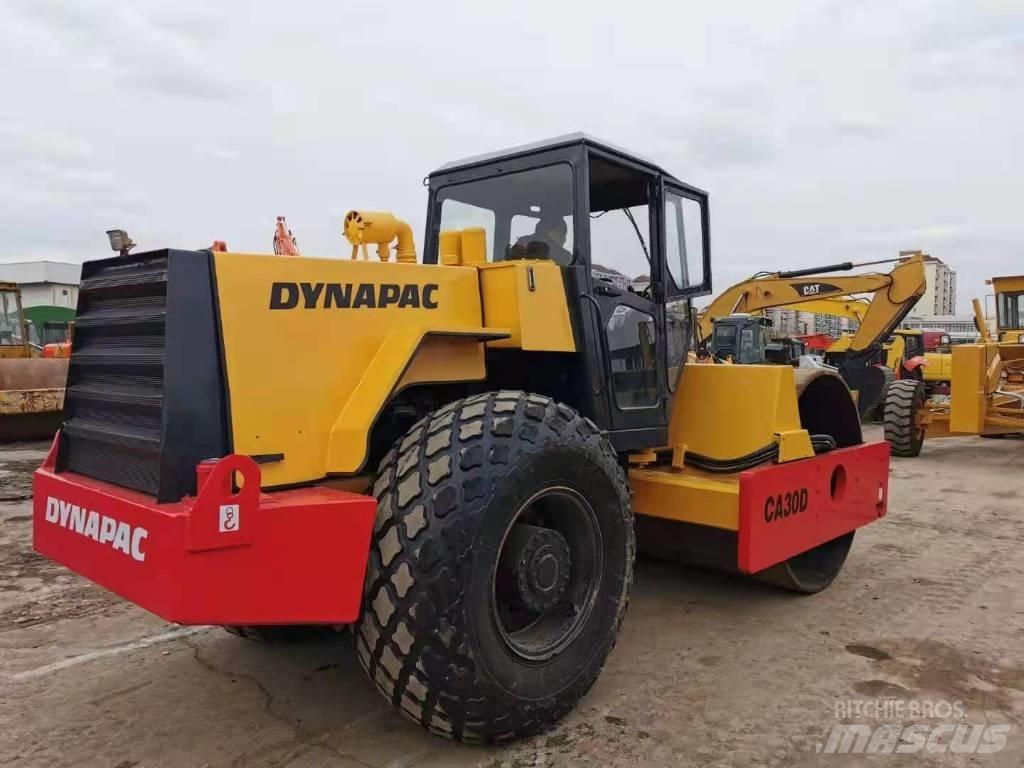 Dynapac CA 30 D Tek tamburlu silindirler