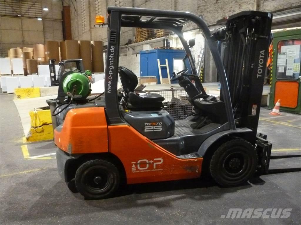Toyota 02-8FGF25 LPG'li forkliftler