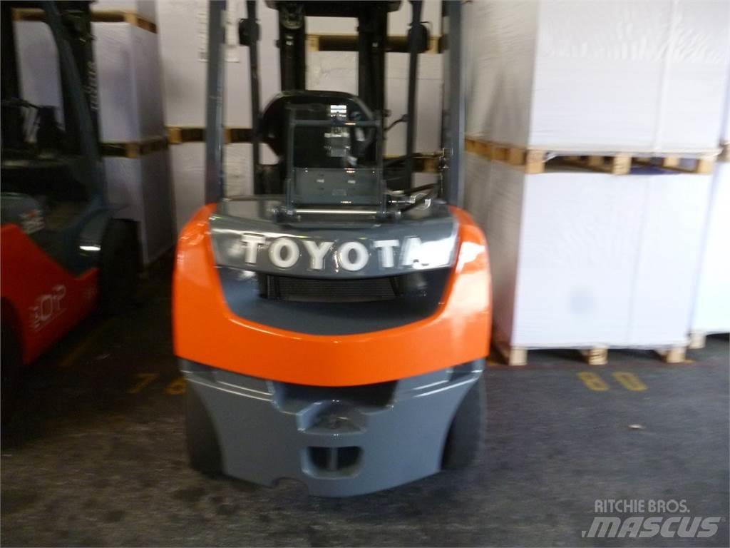 Toyota 02-8FGF25 LPG'li forkliftler