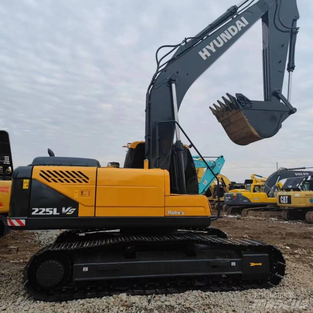 Hyundai 225VS Paletli ekskavatörler