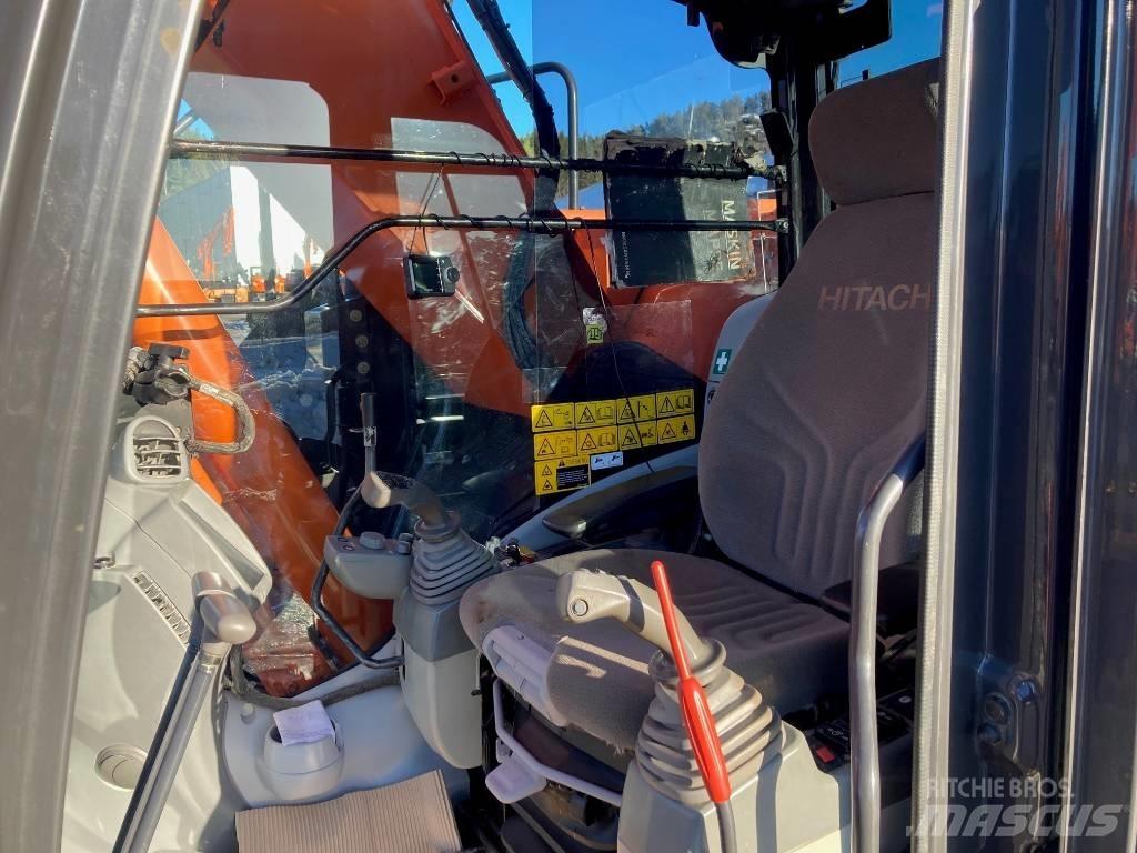 Hitachi ZX225USLC-5 Paletli ekskavatörler