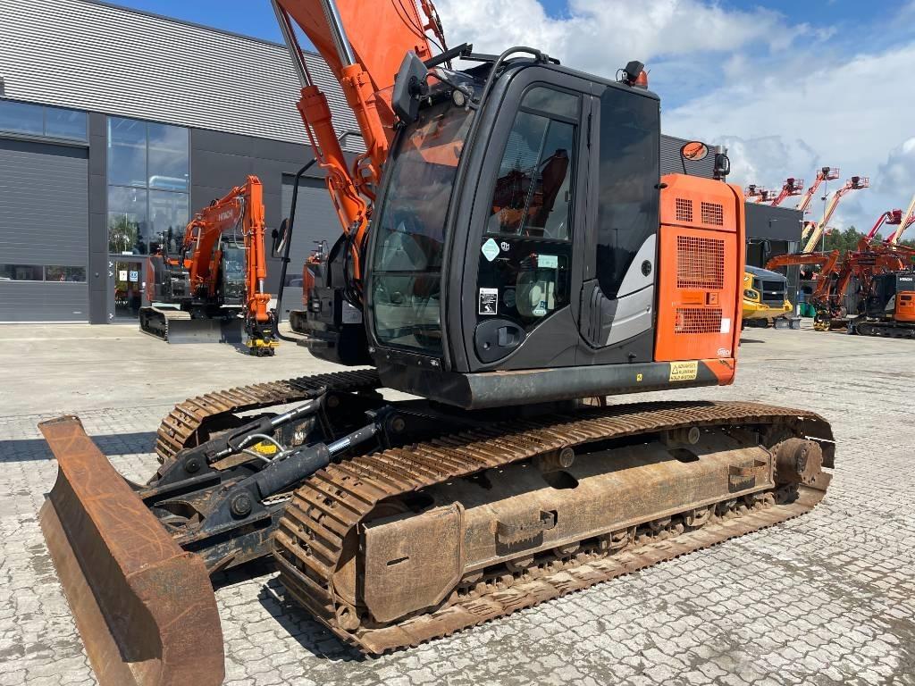Hitachi ZX225USLC-5 Paletli ekskavatörler